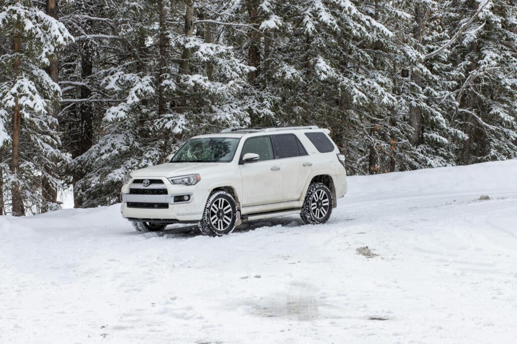 Best SUVs for Canadian Winters 2026: AWD, Ground Clearance, and Real-World Cold Starting