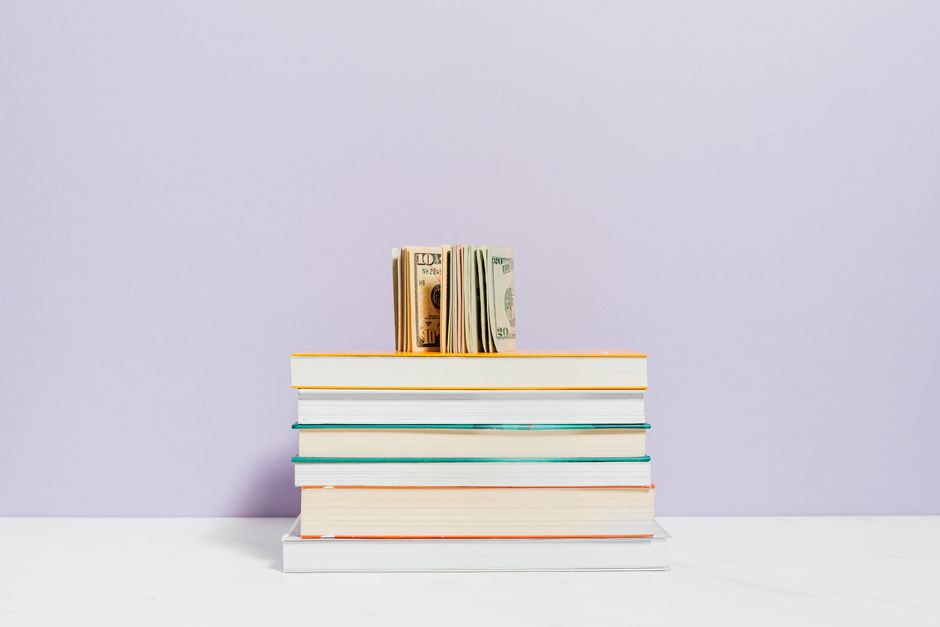 8 Best Canadian Personal Finance Books to Read in 2026