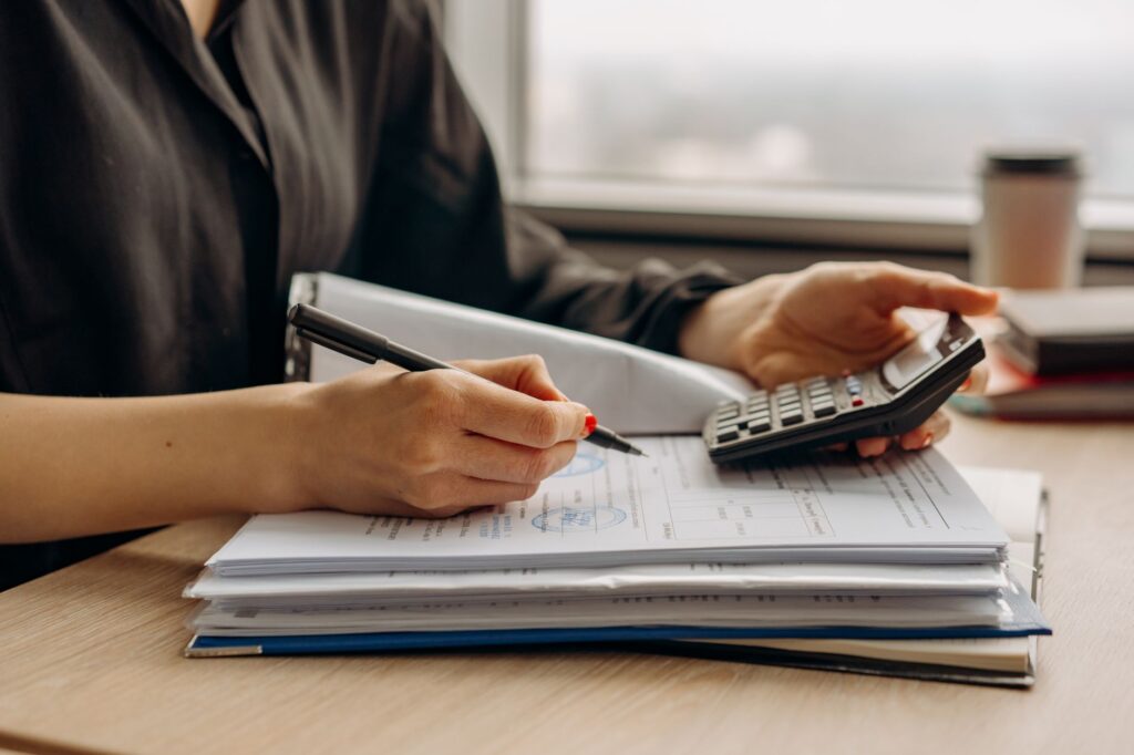 Personal Loan Rates in Canada (2026): How They Work and the 35% Limit
